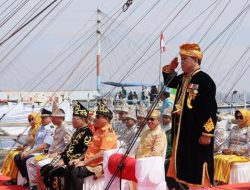 Upacara HUT ke-16 Kabupaten Konut Digelar di Atas Air Laut