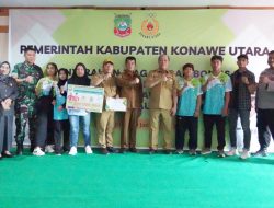 Pemkab Konut Serahkan Bonus Atlet Porprov 