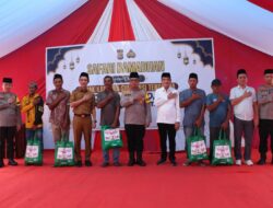 Safari Ramadan di Konut, Kapolda Sultra Salurkan 50 Paket Bansos