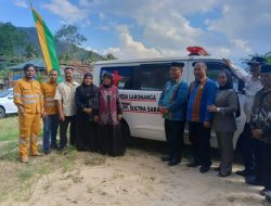 Asisten II Setda Konut Resmikan Masjid dan Serahkan Ambulans di Desa Laronanga