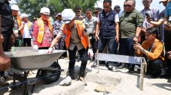 Bupati Ikbar Letakan Batu Pertama Pembangunan Kampung Nelayan Merah Putih