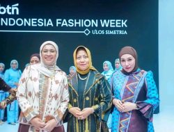 Dekranasda Konut Kenalkan Kain Tenun Khas Konasara di Acara Indonesia Fashion Week 2026
