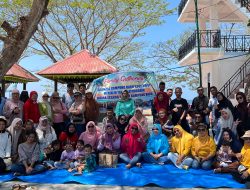 Pererat Tali Kekeluargaan, Warga RT 02 RW 01 Anduonohu Gelar Family Gathering di Pantai Nambo